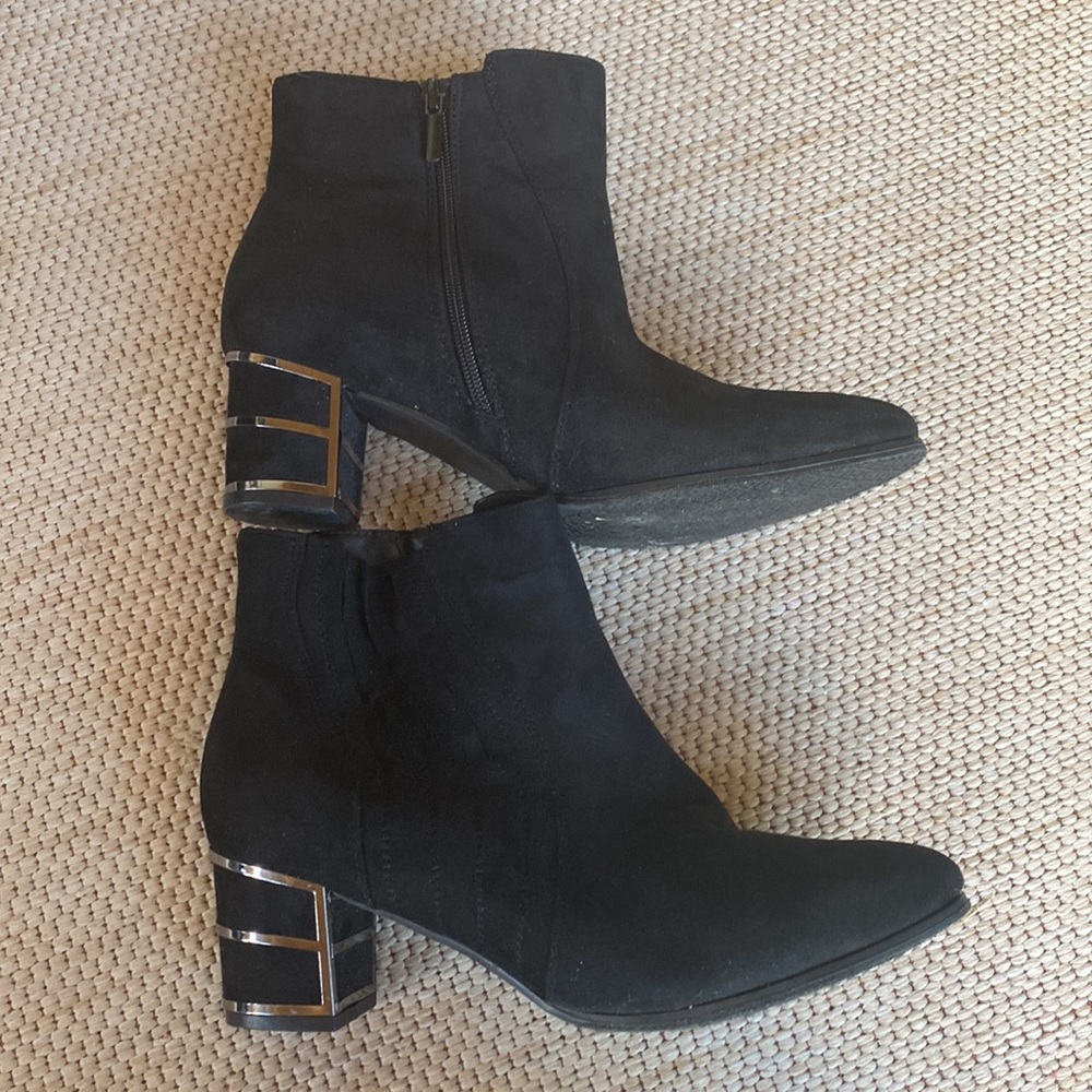 Cloudwalkers by Avenue Size 8 Wide Black Booties - Picture 14 of 17